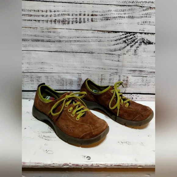 Dansko‎ Elise Suede Sneaker in Brown Lime Green size 6.5-7/37 Comfort Hiking - Picture 1 of 7